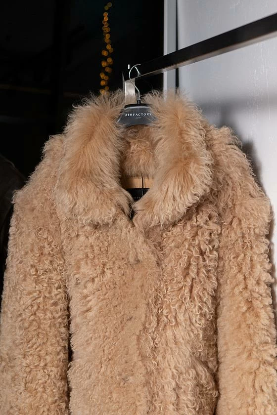 Шуба удлиненная односторонняя Oversize Песочный