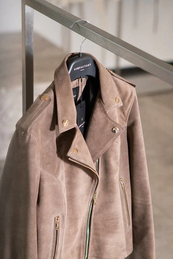 Косуха в замше Classic Бежевый графит