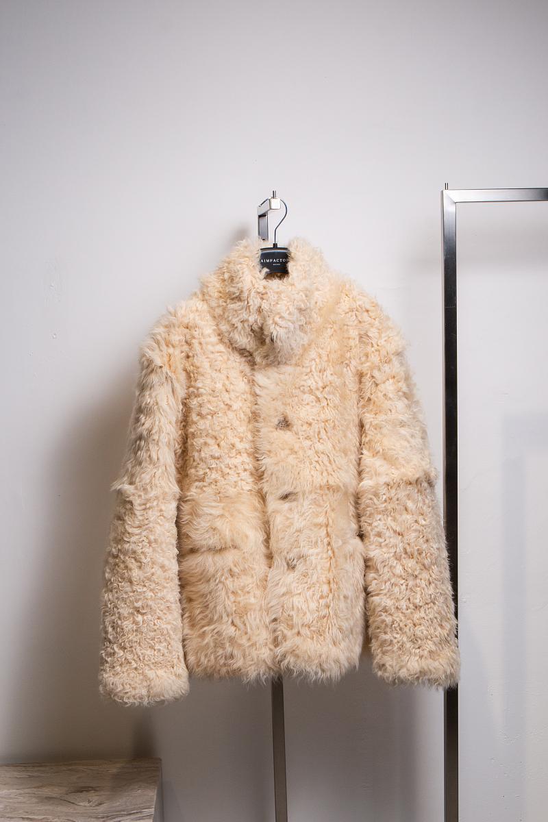 Шуба удлиненная двусторонняя Oversize Карамель - 7